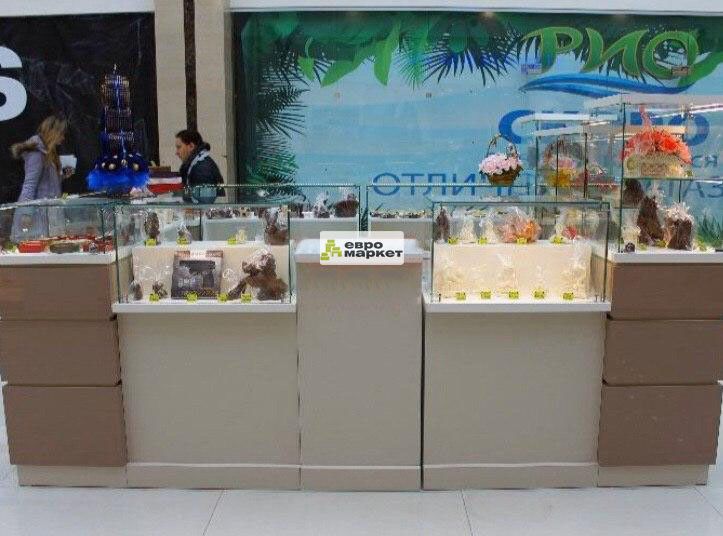 Торговый остров для продажи шоколада